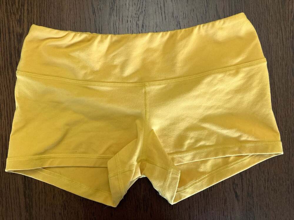 Fleo Performance Shorts Size Medium Yellow Athletic Activewear